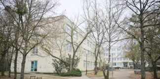 Die Zahl der Straftaten gegen Flüchtlinge und Flüchtlingsunterkünfte hat zugenommen (Archivbild).