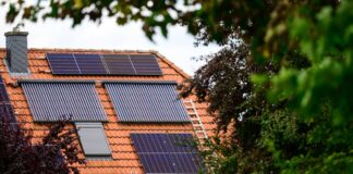 Die Solarindustrie in Deutschland steckt in der Krise und kann dem Preisdruck durch die chinesische Konkurrenz kaum standhalten. Im Sommer meldete auch der Solarglashersteller Glasmanufaktur Brandenburg GmbH im südbrandenburgischen Tschernitz Insolvenz an. (Symbolbild)