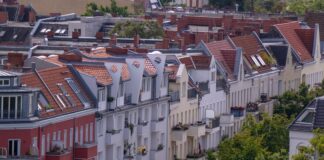 Die Berliner Grünen-Fraktion will den Wohnungsmarkt in Berlin deutlich stärker regulieren. (Archivfoto) 