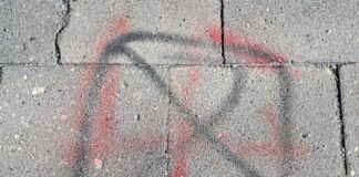 In Brandenburg sind im zweiten Quartal dieses Jahres mehr rechtsextremistische Straftaten gezählt worden als zuvor. (Archivbild)