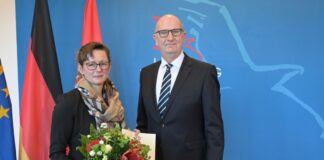 Brandenburgs Ministerpräsident Dietmar Woidke äußert sich zur Frage der Zukunft des Staatssekretärs von Agrarministerin Hanka Mittelstädt (beide SPD)(Archivbild).