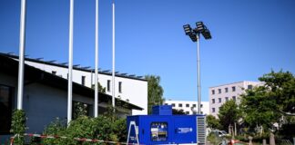 Die Firmen im Tech-Park Adlershof können zwei Tage nach dem Brandanschlag und Stromausfall immer noch nicht wieder voll arbeiten.