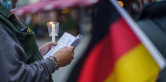 Auf dem Römerberg in Frankfurt soll das Gewinnerlied eines Songcontests aufgeführt werden. (Archivbild)