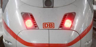 Die Bahn hat auf der ICE-Strecke zwischen München und Berlin eine weitere Engstelle beseitigt. (Symbolbild)