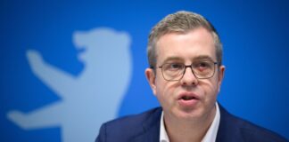 Finanzsenator Stefan Evers (CDU) kennt die Probleme bei der Personalsuche für die Berliner Verwaltung. (Archivfoto)