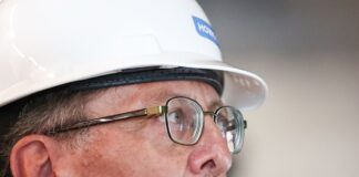 Bausenator Christian Gaebler (SPD) will Bauen in Berlin günstiger machen. (Archivbild)
