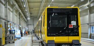 Die neue U-Bahn-Baureihe JK geht am Montag in den Betrieb und soll die angespannte Situation im Berliner Nahverkehr entlasten. (Archivbild)