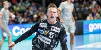 Spielmacher Tobias Gröndahl bejubelt den Heimsieg gegen Aalborg.