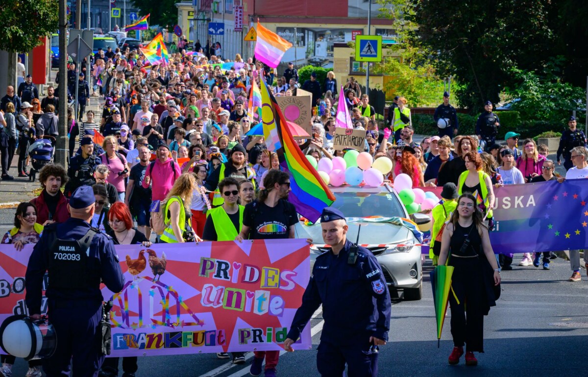 Grenzüberschreitende Pride von Polen nach Deutschland Mehrere Hundert Menschen haben beim deutsch-polnischen Christopher Street Day in Frankfurt (Oder) und Slubice mitgemacht.