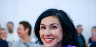 Die parteilose Kandidatin Noosha Aubel kommt bei der Oberbürgermeisterwahl in Potsdam in die Stichwahl.