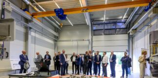 Batterien für E-Autos werden im neuen Testzentrum der Dekra am Lausitzring geprüft. 