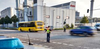 Nach dem Stromausfall im Berliner Südosten versagen auch Ampeln.