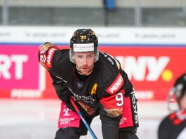 Nationalspieler Marcel Noebels fehlt den Eisbären verletzungsbedingt mehrere Wochen. (Archivbild)