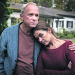 Neu im Kino: Ein Feind namens Routine Hans (Ulrich Tukur) und Rita (Anke Engelke). Bild: Majestic/Daniel Gottschalk