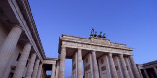 Das zentrale Wahrzeichen von Berlin ist beschmiert worden. (Archivbild)