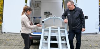 Mobiler Schlachtwagen soll Tierwohl im Landkreis stärken Das mobile Schlachtfahrzeug soll eine tierschonende Schlachtung direkt im Stall oder auf der Weide ermöglichen.