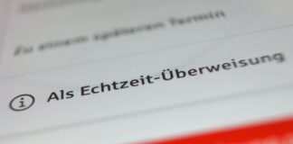 Innerhalb von Sekunden ist das Geld von einem aufs andere Konto überwiesen. (Symbolbild)