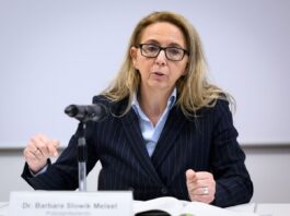 Leibwächter des Berliner LKA sollen privat unzulässige Beziehungen zu dem Rapper Bushido gepflegt haben.
Die Polizeipräsidentin sieht den Ruf des Personenschutzes beschädigt. (Archivbild)