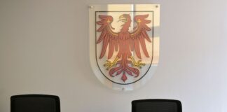 Vor dem Landgericht in Potsdam steht ein Mann wegen einer mutmaßlichen Vergewaltigung vor Gericht. (Symbolbild)