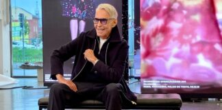 Designer, Maler, Zeichner und Bildhauer - Wolfgang Joop (80) sitzt in der neuen Ausstellung über sein Lebenswerk.