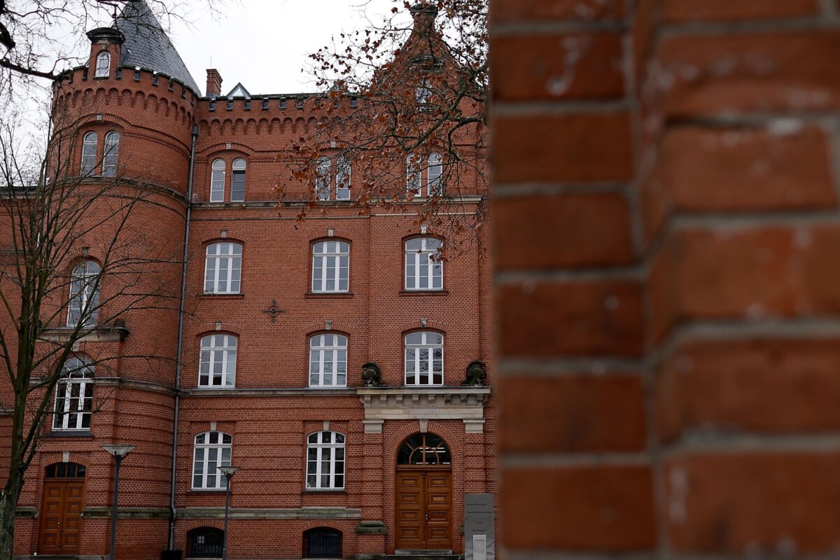 Landgericht Neuruppin Nach einem tödlichen illegalen Autorennen ist ein Urteil gefallen. (Symbolbild)