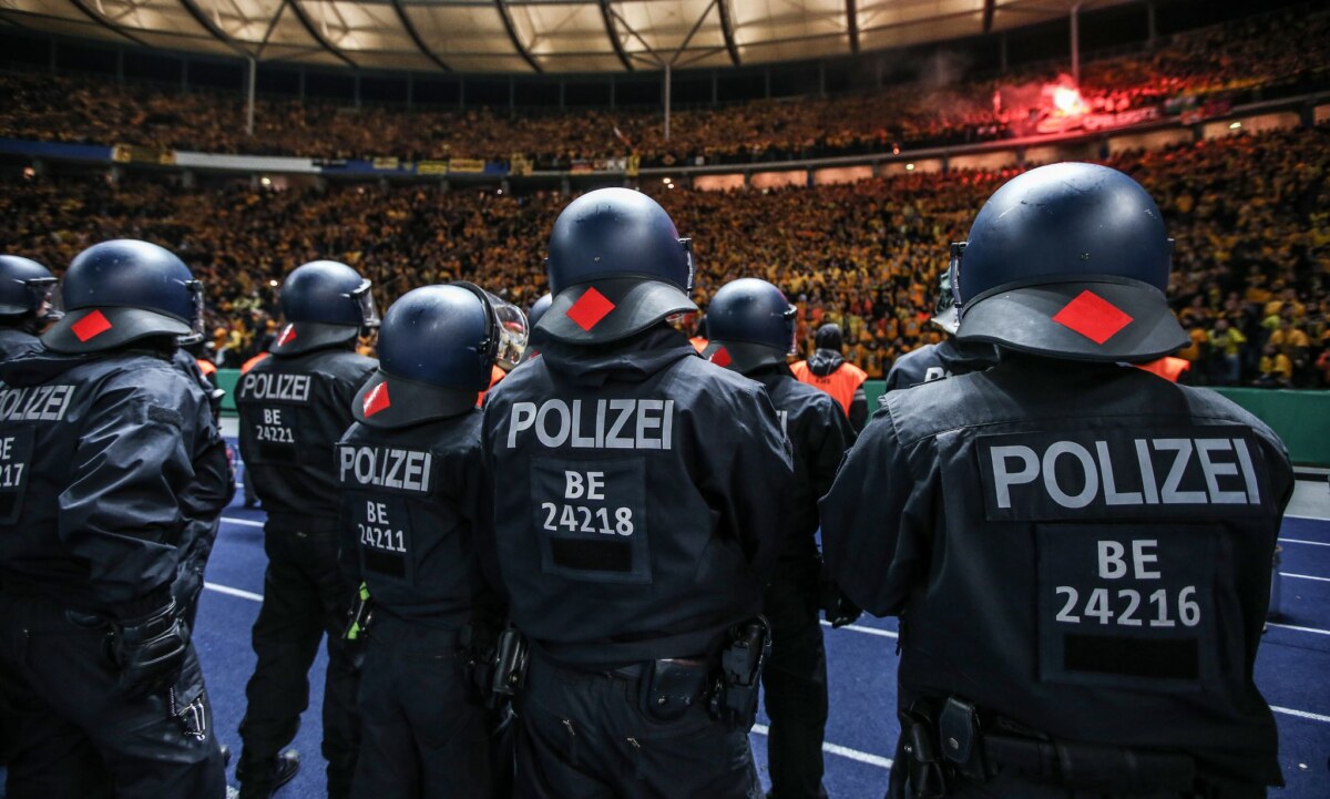 Hertha BSC - Dynamo Dresden Die Polizei wird am Samstag nicht nur im Olympiastadion gefordert sein. (Archivbild)