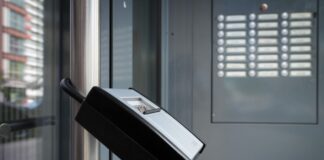 Übernachtungssteuer für private Anbieter gefordert Der Berliner Mieterverein fordert eine bessere Kontrolle bei irregulär angebotenen Ferienwohnungen. (Archivbild)