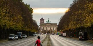 Mildes Wetter zur Wochenmitte in Berlin und Brandenburg Zu Wochenmitte wird das Herbstwetter milder. (Symbolbild)