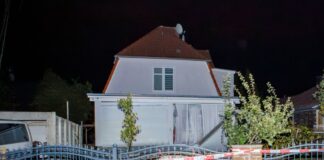 Es gibt starke Schäden am Haus - vor allem im und um das Wohnzimmer. 