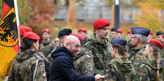 Innenminister René Wilke hielt bei dem Gelöbnis in Beelitz eine Rede.