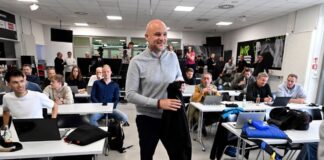 Rouven Schröders erster Auftritt als Sportchef im Borussia-Park. 