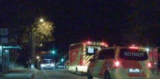 Größerer Polizeieinsatz in Potsdam – Hintergründe unklar Am Hiroshima-Nagasaki-Platz in Potsdam kam es in der Nacht zu einem größeren Einsatz von Polizei und Rettungskräften.