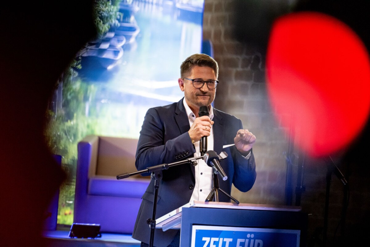 Veranstaltung «Zeit für Brandenburg» der AfD Der AfD-Landesvorsitzende René Springer macht Wahlkampf vor der Oberbürgermeisterwahl in Brandenburg an der Havel.