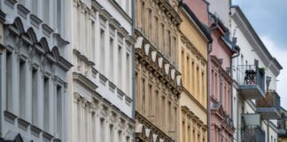 Mit Mietwohnungen in Berlin wird viel verdient - oftmals viel zu viel. (Symbolfoto)