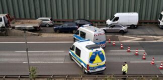 Die Polizei suchte nach Spuren und Beweismitteln. 