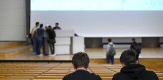 Schätzungsweise 203.000 Studentinnen und Studenten werden insgesamt den Berliner Hochschulen erwartet. (Symbolbild)