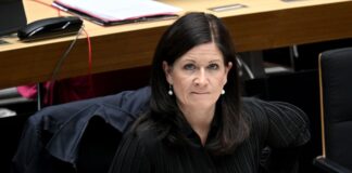 Bildungssenatorin Katharina Günther-Wünsch (CDU) nahm an der Sitzung des Abgeordnetenhauses teil. 