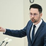 Möglicher Fehler bei Stimmenauszählung – AfD prüft Klage Der Parlamentarische Geschäftsführer der Brandenburger AfD-Landtagsfraktion, Dennis Hohloch, kritisiert eine Auszählung von Stimmen als falsch (Archivbild).