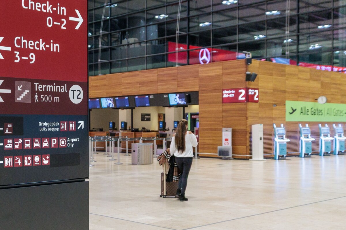 Drohnen-Sichtung am Flughafen BER Wegen einer Drohnensichtung wurde der Flugbetrieb am BER zwischenzeitlich eingestellt.