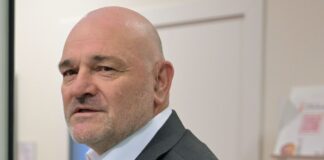 Minister Crumbach für Mediation im BSW-Streit Brandenburgs BSW-Finanzminister Robert Crumbach schlägt ein Vermittlungsverfahren im Streit der Landtagsfraktion vor (Archivbild).