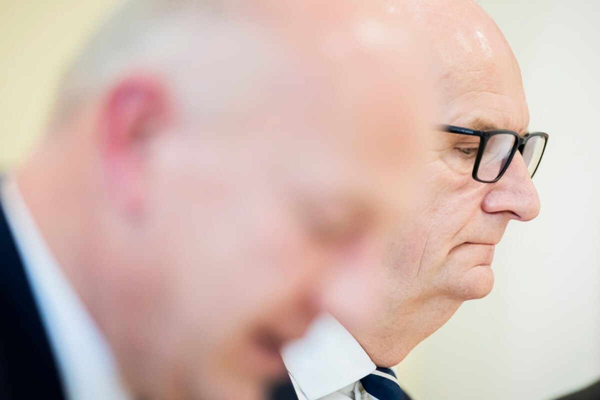 Gemeinsame Kabinettssitzung Berlin-Brandenburg Berlins Regierender Bürgermeister Kai Wegner (CDU) und Brandenburgs Regierungschef Dietmar Woidke (SPD) erläutern eine engere Zusammenarbeit in der Migrationspolitik.