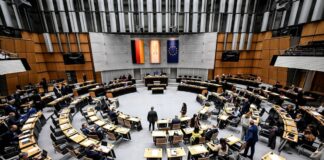 Landesparlament debattiert über Milliarden aus Bundesmitteln Im Berliner Landesparlament dreht sich die Debatte bei der nächsten Sitzung nicht zuletzt ums Geld. (Archivbild)