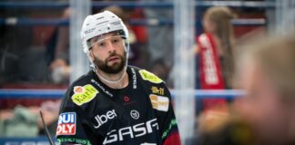 Andreas Eder erzielte den einzigen Treffer der Eisbären beim 1:3 gegen München. (Archivbild)