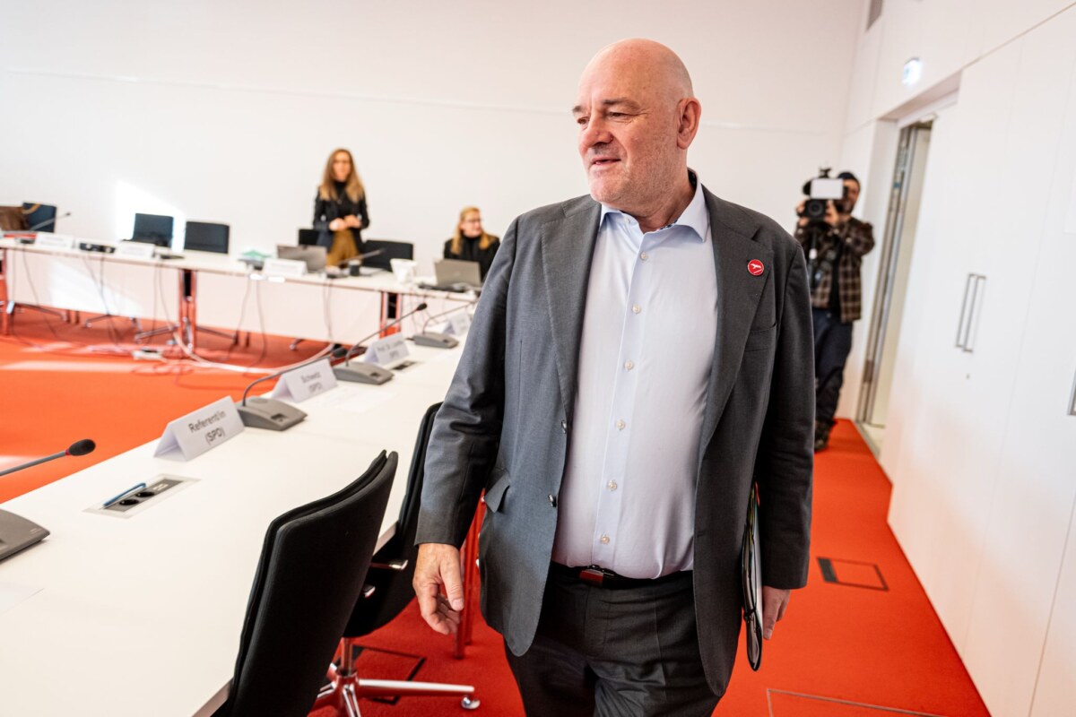 Koalitionskrise in Brandenburg Brandenburgs BSW-Finanzminister Robert Crumbach ist auch Fraktionsmitglied - darüber gibt es Streit (Archivbild).