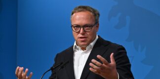 Ost-Länder wollen vom EU-Aufrüstungsplan profitieren Thüringens Ministerpräsident Mario Voigt (CDU) hat in diesem Jahr den Vorsitz der Ost-Ministerpräsidentenkonferenz. (Archivbild)