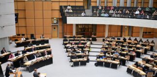 Der bisherige Grünen-Politiker Altug kehrt seiner Partei und seiner Fraktion im Abgeordnetenhaus den Rücken zu. (Archivbild) 