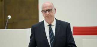 Woidke zeigt sich optimistisch für Rundfunkreform Brandenburgs Regierungschef Dietmar Woidke (SPD) äußert sich zur bevorstehenden Abstimmung über die Rundfunkreform. (Archivbild)