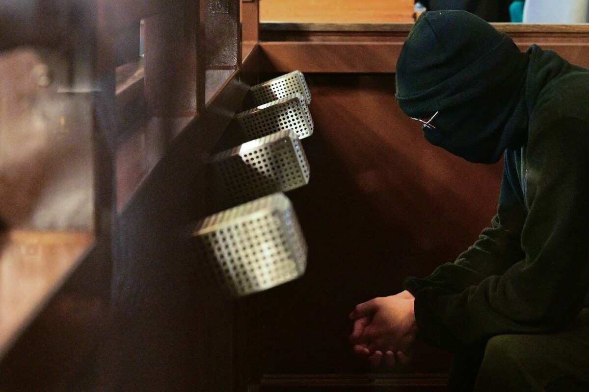 Prozess nach Messerangriff am Holocaust-Mahnmal Im Prozess gegen den mutmaßlichen Attentäter vom Holocaust-Mahnmal in Berlin schildern Polizeibeamte die Festnahme des Angeklagten in der Nähe des Tatortes. (Archivbild)