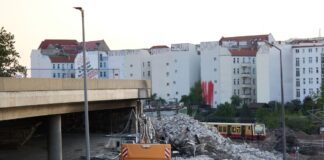 Bauauftrag für Neubau der Westendbrücke vergeben Der Auftrag für den Neubau der A100-Westendbrücke ist vergeben. (Archivbild)