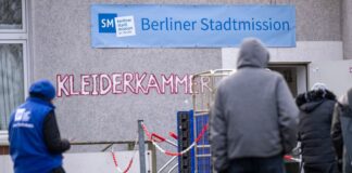 Wer eine ungenutzte Winterjacke hat, kann diese spenden. (Archivbild)